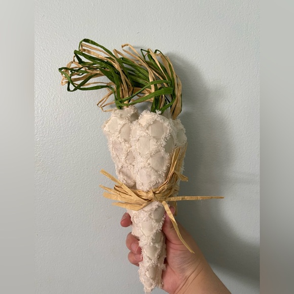 Spring carrot pillow!!! - Picture 9 of 12